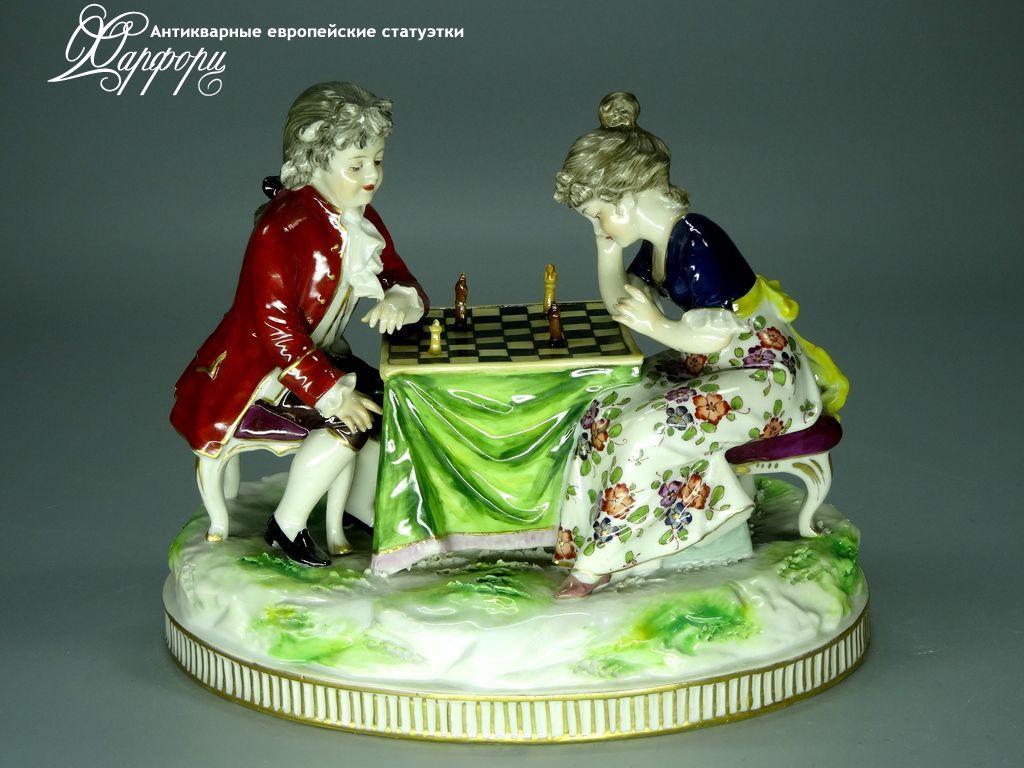 Купить фарфоровую статуэтку Sevres Игра в шахматы